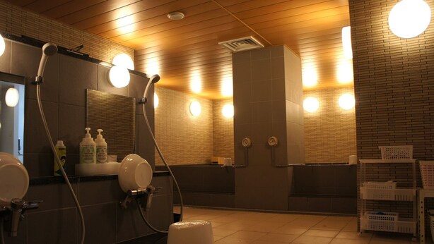 Deep soaking tub, free toiletries, hair dryer, bathrobes - Sauna&Capsule Minami Roppongi (Tokyo)