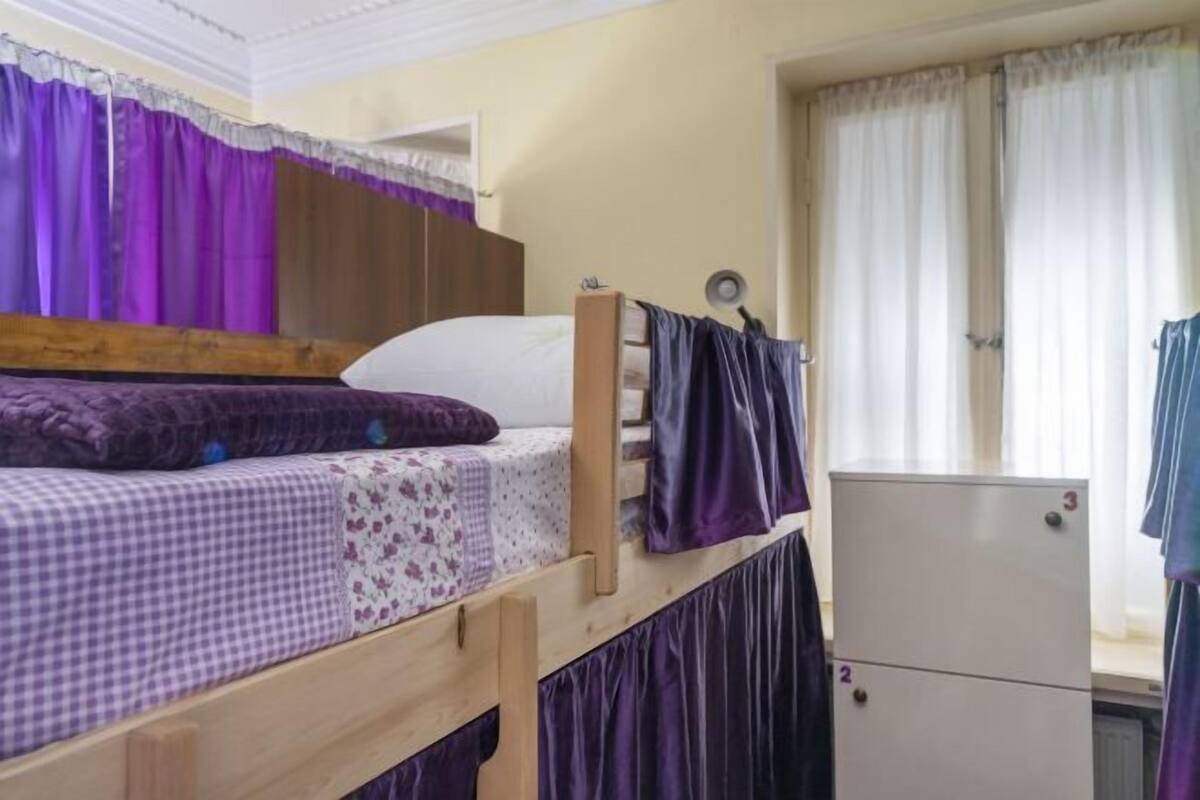 3 bedrooms, blackout curtains, iron/ironing board, free WiFi