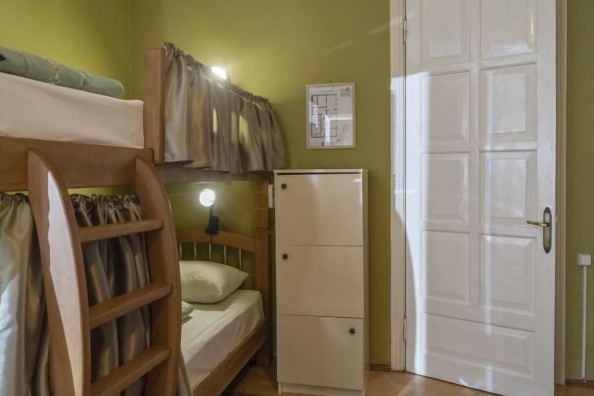3 bedrooms, blackout curtains, iron/ironing board, free WiFi