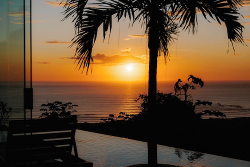 Modern Gem, All Glass, World Class Ocean Views!