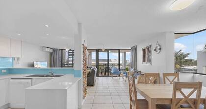 Salty Breeze - Rooftop Terrace & Jacuzzi