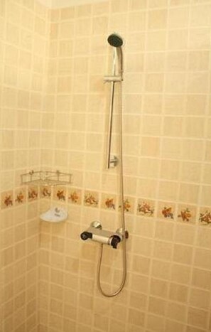 Nhà, 2 phòng ngủ, phù hợp cho người khuyết tật, hút thuốc | Buồng tắm vòi sen