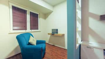 Apartment, 1 Bedroom, Balcony | Living area