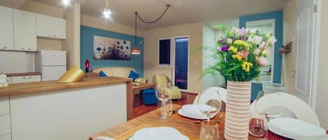 Apartamento, 1 habitación, balcón | Restauración