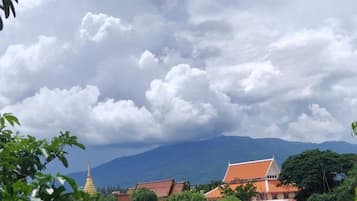 Kondominium, beberapa kamar, akses difabel, Boleh Merokok | Pemandangan dari properti