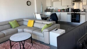 Appartement, 2 slaapkamers, toegankelijk voor mindervaliden, balkon | Woonkamer