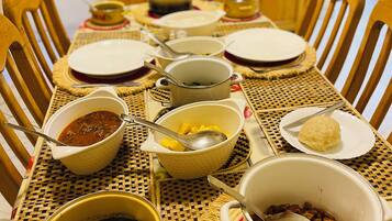 Room, 6 Bedrooms, Accessible, Smoking | Dining