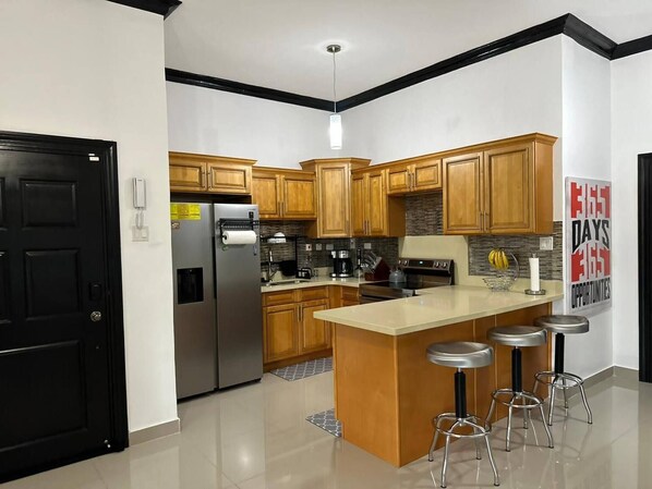 Departamento, 2 habitaciones, balcón, vista al jardín | Interior