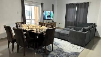 Apartamento, 2 habitaciones, balcón, vistas al jardín | Comedor