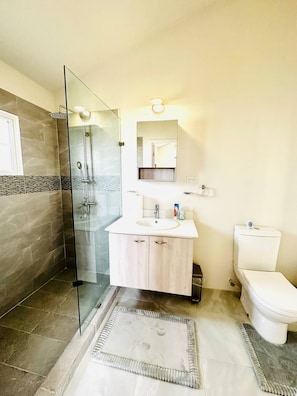 Bungalow, 2 chambres, patio, vue montagne | Salle de bain | Savon