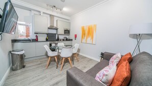 Apartment, 1 Bedroom, City View | Living area - 14 Helena House Lux Apartment (Reading)