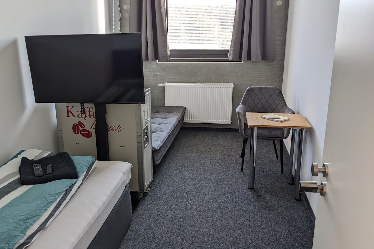 Chambre Simple Affaires, 1 lit une place | Wi-Fi gratuit, draps fournis