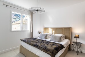 2 sovrum, sÀngtillbehör av högsta kvalitet och individuell inredning