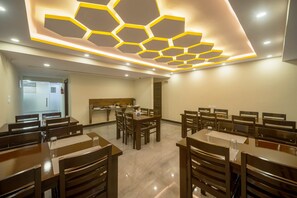 Restaurant - Zenith Hotels Hebbal Bangalore (Bengaluru)