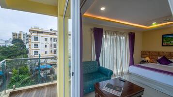 Chambre Luxe | Bureau, fer et planche à repasser, Wi-Fi gratuit, draps fournis