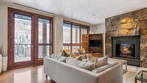 Living area - Solaris 5A East - 4 Bedroom + Den (Vail)