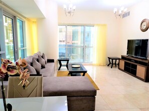 1 habitación, decoración personalizada y muebles diferentes 