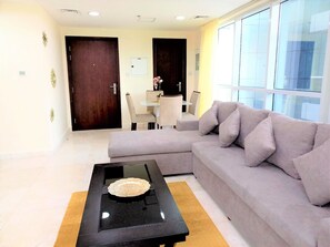 1 habitación, decoración personalizada y muebles diferentes 