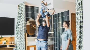 Familienzimmer | Hochwertige Bettwaren, Betten mit Memory-Foam-Matratzen, Zimmersafe
