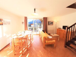 Interior - Spacious 3BR Apartment in Saint Lary Soulan - Sleeps 6, South Facing, Parking, Ski Storage (Vignec)