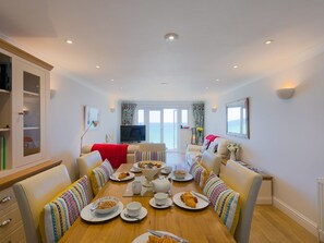 Fridge, dishwasher, cookware/dishes/utensils - Surf and Sand (St Ives)