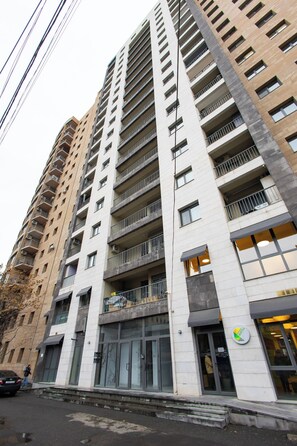 Front of property - Stay inn on Amiryan 26/4 (Yerevan)