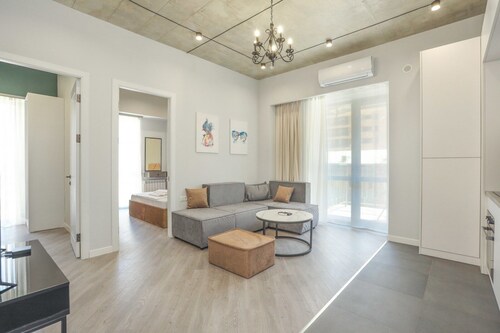 Stay inn on Amiryan 26/4