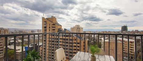 Deluxe Apartment | Balcony