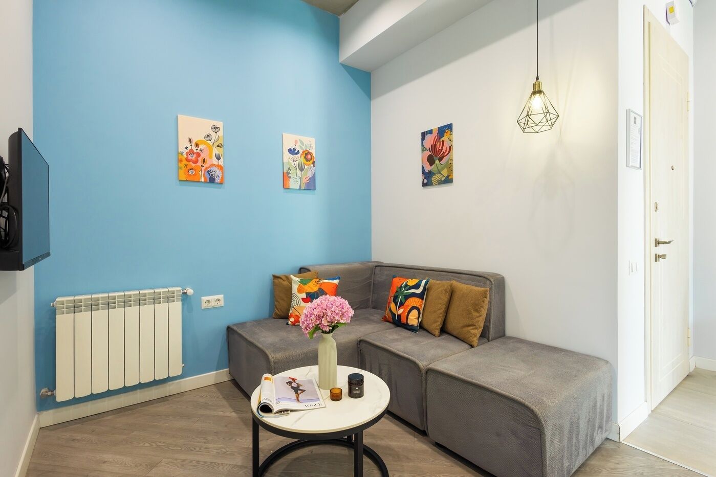 Apartamento clássico | Área de estar | TV de tela plana 1 polegadas com canais a cabo, TV