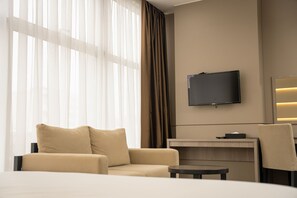 Comfort-Doppelzimmer | Hochwertige Bettwaren, Schreibtisch, Bügeleisen/Bügelbrett