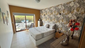 3 bedrooms, desk, iron/ironing board, travel cot