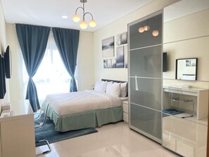 Egyptian cotton sheets, premium bedding, down duvets, memory-foam beds - Al Manzil Residence & Suites (Doha)