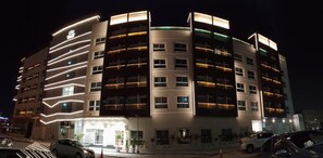 Front of property - Al Manzil Residence & Suites (Doha)