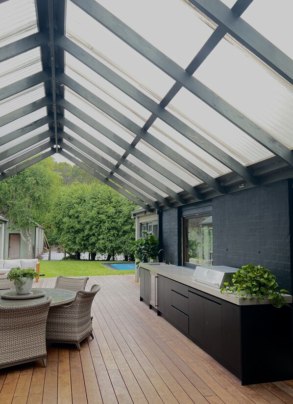Outdoor dining