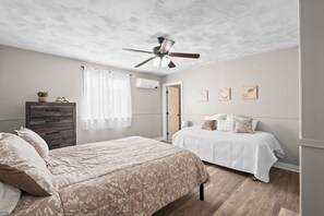 2 bedrooms, free WiFi, bed sheets, wheelchair access