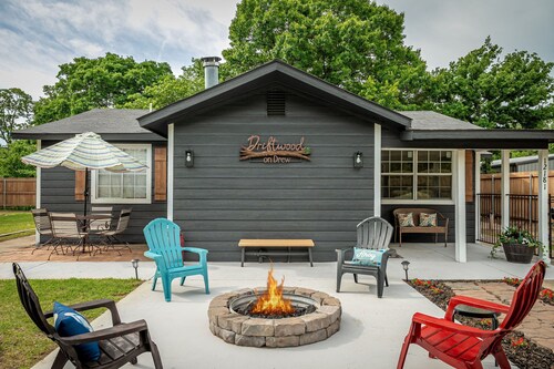 2Bdrm Sleeps 10 Swim! Fish! Grill! Firepit!