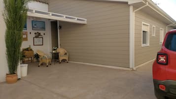 Parking (toeslag) kost EUR 8 per dag