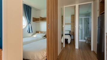 2 bedrooms, WiFi, bed sheets