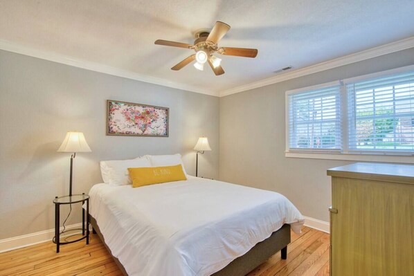 2 bedrooms, desk, iron/ironing board, free WiFi