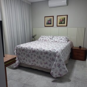 1 bedroom, desk, iron/ironing board, free WiFi - BEAUTIFUL FULL DUPLEX APARTMENT, WITH GOURMET AREA + HOME OFFICE (Boituva)