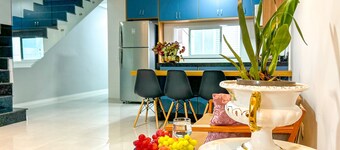 BEAUTIFUL FULL DUPLEX APARTMENT, WITH GOURMET AREA + HOME OFFICE