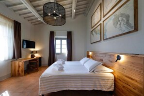 Deluxe kamer, 1 kingsize bed, privébadkamer, uitzicht op vallei | Luxe beddengoed, een minibar, gratis wifi, beddengoed