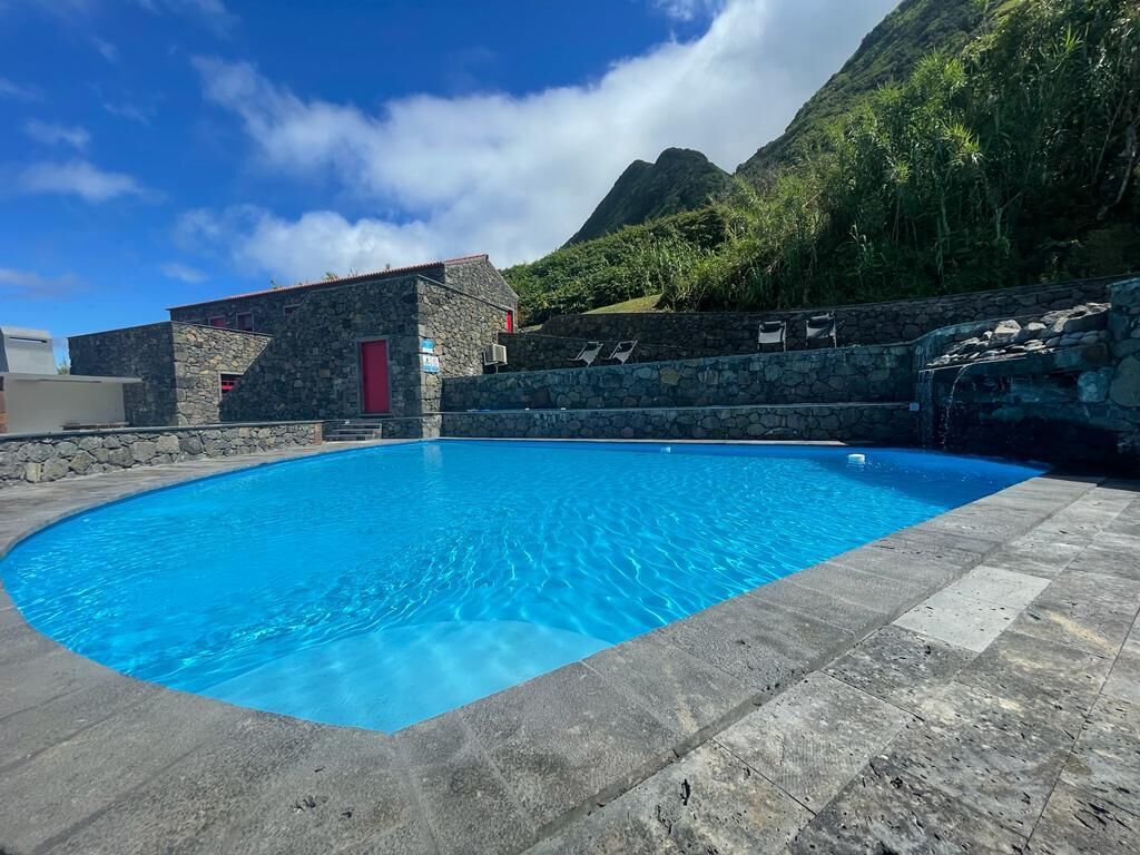 2 Außenpools, Sonnenschirme, Liegestühle