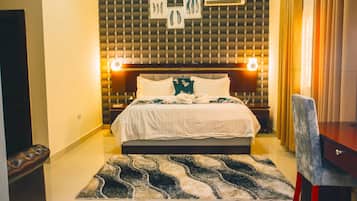 1 bedroom, bed sheets