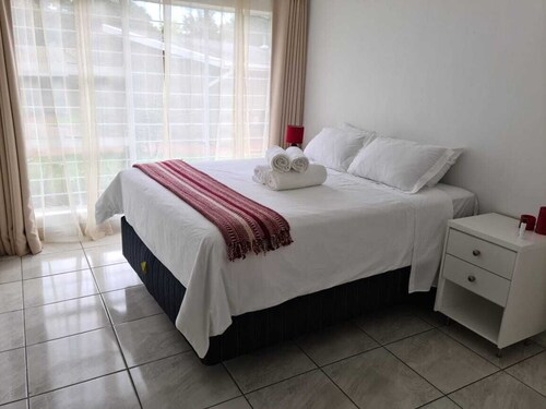 Fully furnished cottage in relaxing garden.