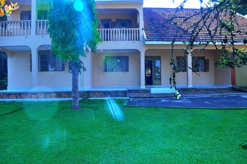 5 Bedroom House in a serene environment with compound for pets
