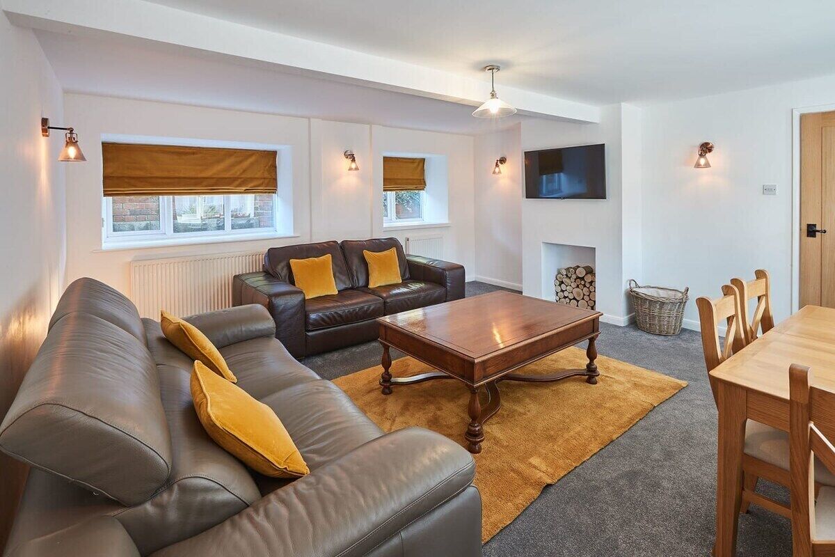 Host & Stay | Low Barn Cottage