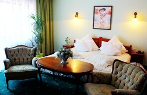 Free WiFi, bed sheets - PENSIUNEA MAI (Rasinari)