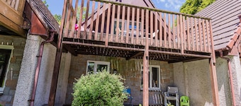 Modern cornwall countryside lodge with pool access