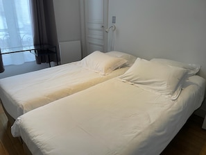 2 chambres, fer et planche Ă repasser, Wi-Fi gratuit, draps fournis